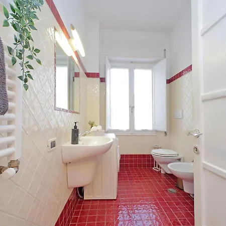 San Pietros Flat By Domusdimore Διαμέρισμα